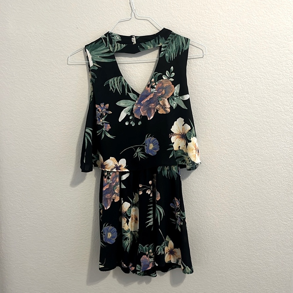 Black Floral Romper - Peach Love California - Size Small - Great Condition